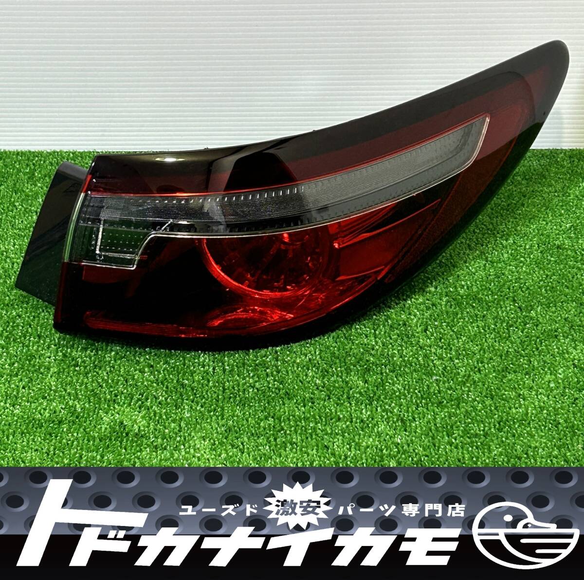★送料無料★【美品】マツダ純正 アテンザ/MAZDA6 GJ2FP/GJ2AP テールライト リア リヤ 右 右側 運転席 テールランプ KOITO 220-6517M e-5拍卖