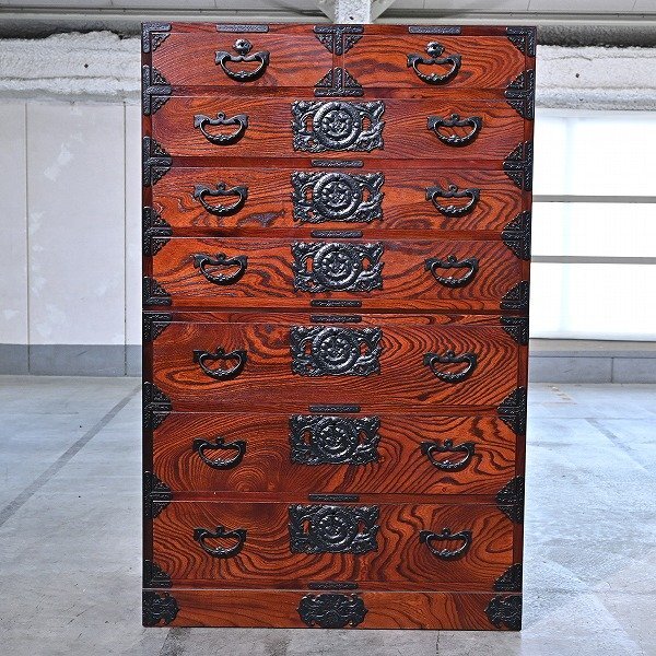 岩谷堂箪笥「No.394 やまびこ90」タンス 整理 民芸家具 欅材 桐 南部鉄器金具 牡丹紋様 収納 引出し リビング ダイニング 寝室 居間 客間拍卖