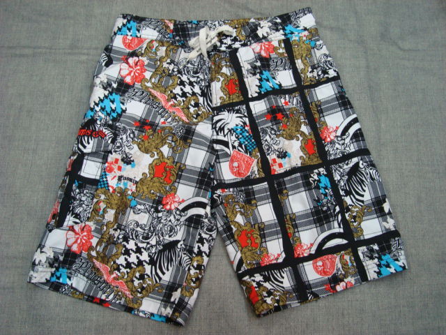 新品CHIEMSEE(キムジー) プラスマイナスメンズボードショーツMr.DAM GOOD AOP 90015(S)拍卖