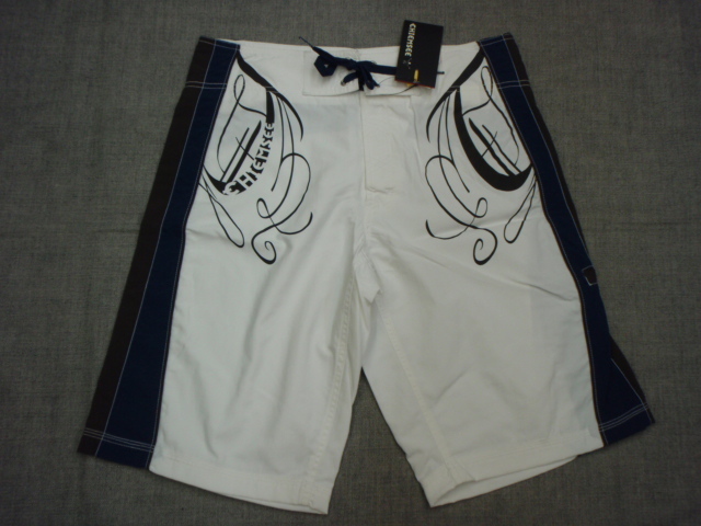 新品CHIEMSEE(キムジー)メンズボードショーツALEXAN DROS 100(S)拍卖