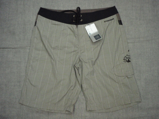 新品CHIEMSEE(キムジー)メンズボードショーツSAMUEL 669(M)拍卖