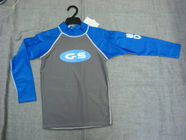 新品GSキッズ長袖ラッシュ Lサイズ(127cm用)グレー青UV拍卖