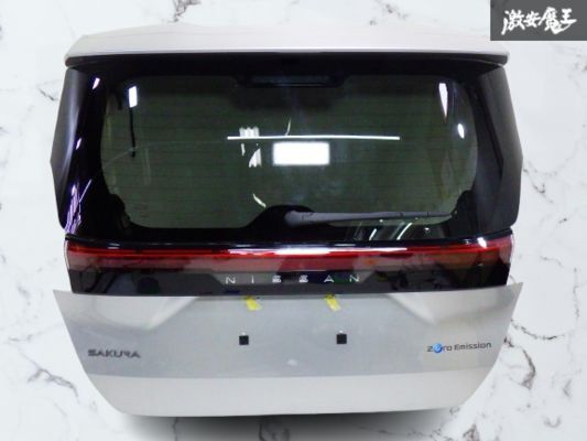 【凹みなし!】 NISSAN 日産 純正 B6AW SAKURA サクラ リアゲート テールゲート バックドア ASSY ウィング 付 即納 在庫有 棚拍卖