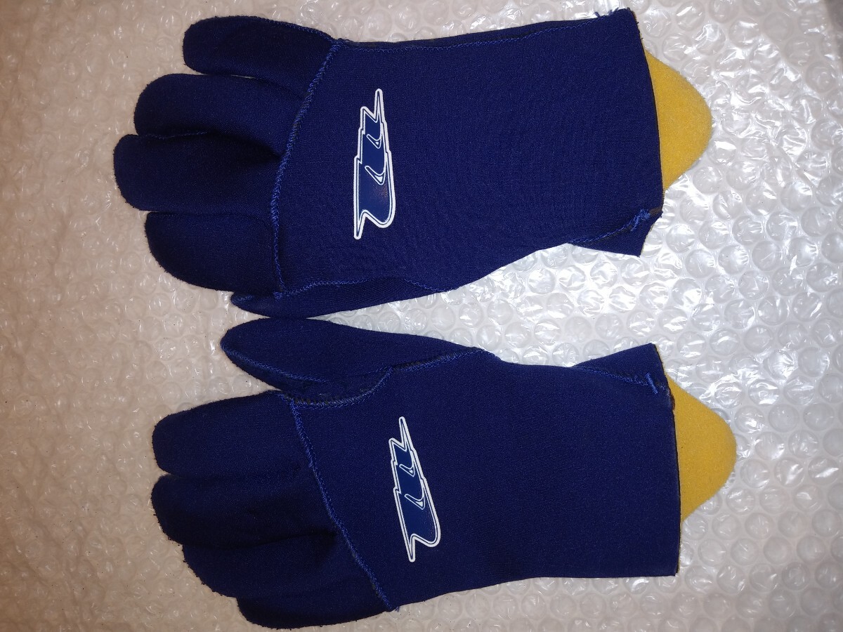 グローブ Mサイズ拍卖