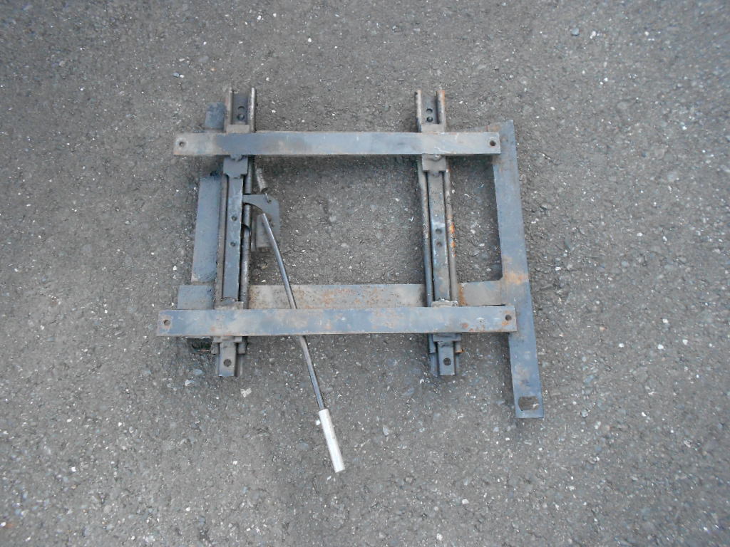 FC3S★中古部品★GULLシートレール★運転席用★右用★底止めタイプ★セミバケに★FC3C★レカロ等に★SA22Cにも拍卖