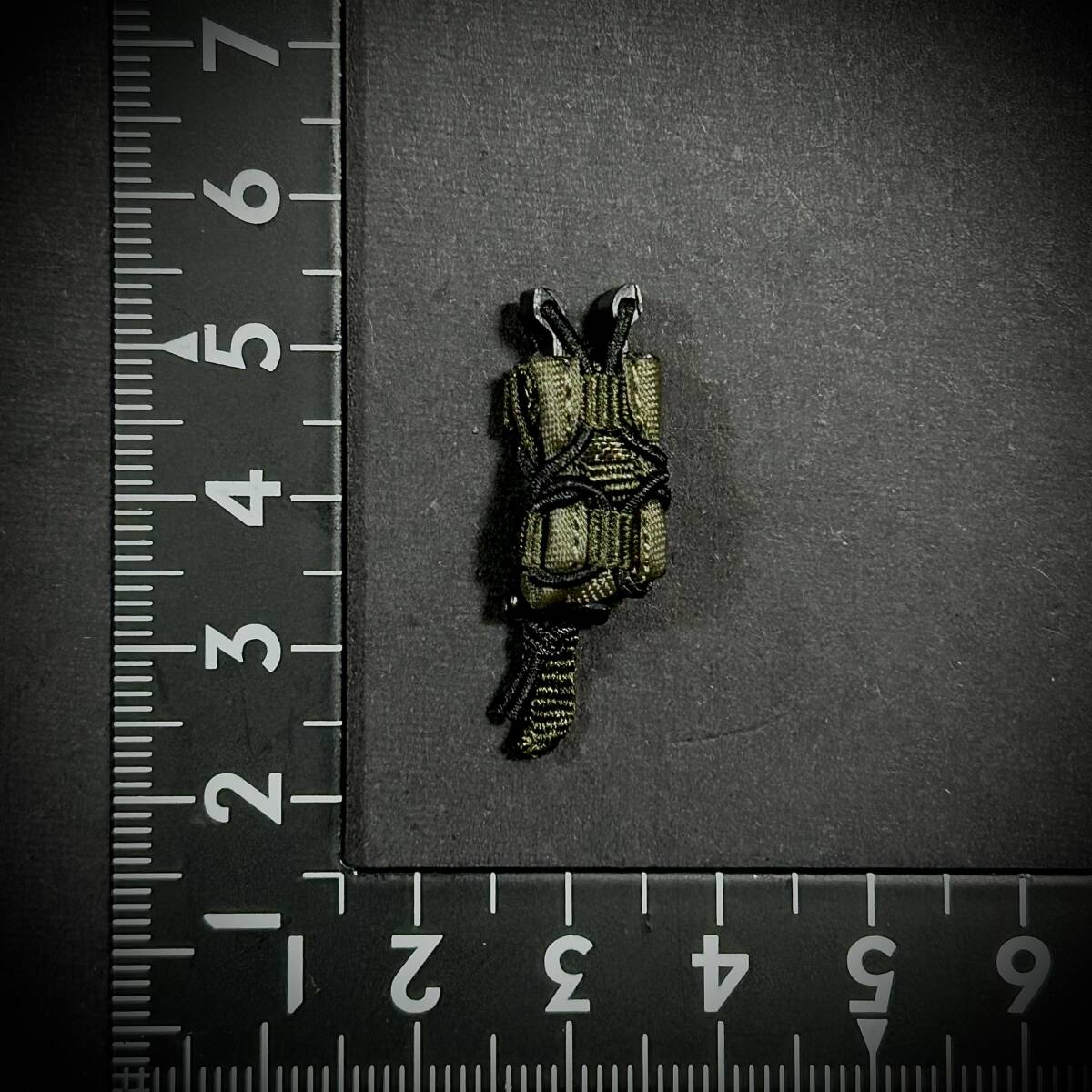 【値上げ予定】DAMTOYS製 模型 1/6 スケール 男性 女性 フィギュア用 部品 ハンドガンマガジン用ポーチ マガジンポーチ 1個(未使用拍卖