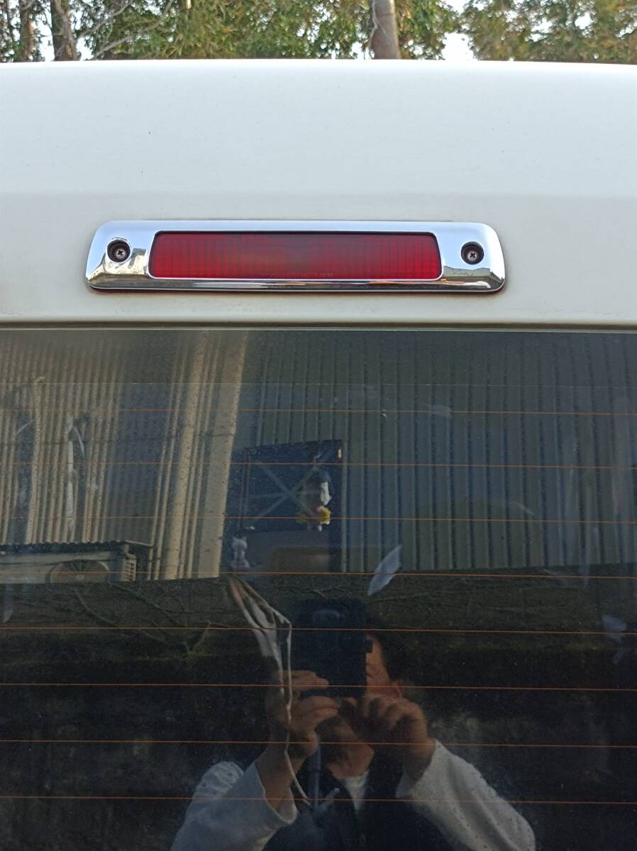 こちらの商品はハイゼットカ―コS320Vのリヤブレーキランプのメッキカバーとなります中古品です拍卖