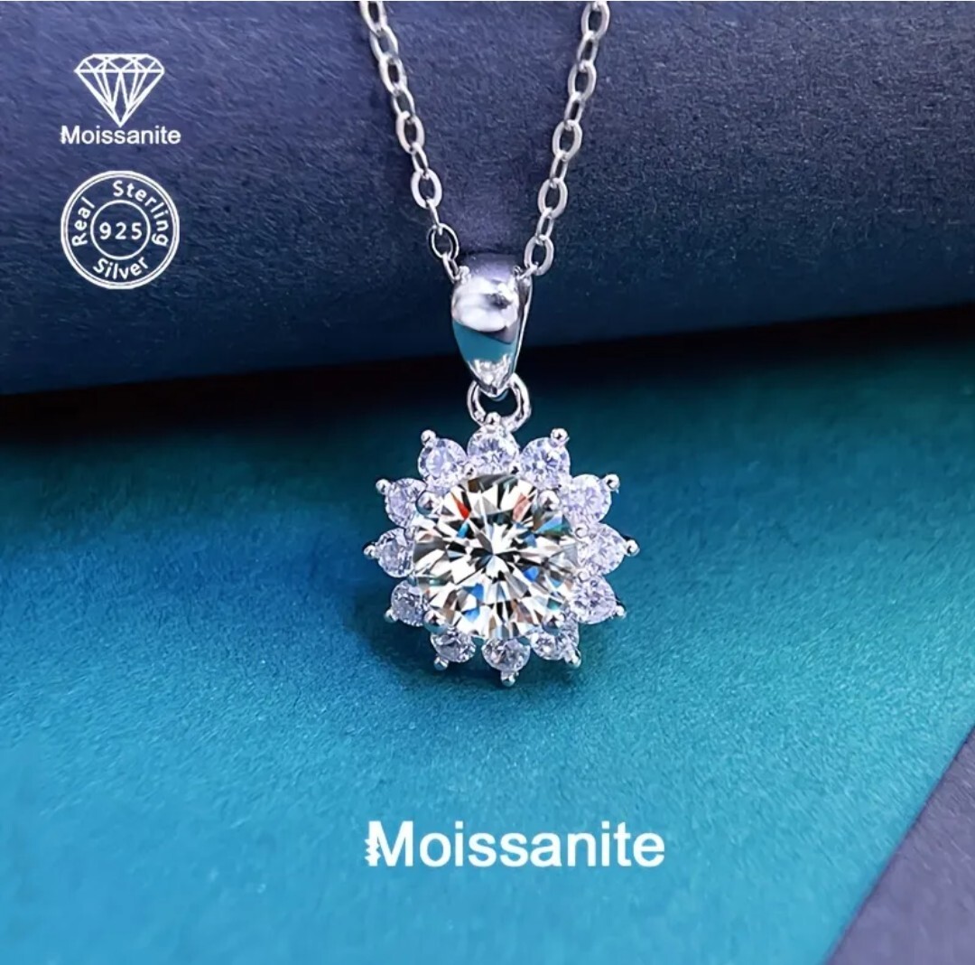 【特価】ホワイト モアサナイト ダイヤモンド 1ct サンフラワー 925シルバー ネックレス拍卖