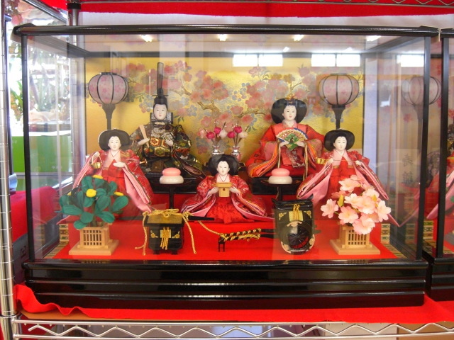 【TI山室家具】★【全国送料無料】【限界価格】お雛様!雛人形!ひな人形!桃の節句!衣装着五人ケース飾り!満開桜!(新品展示品)拍卖