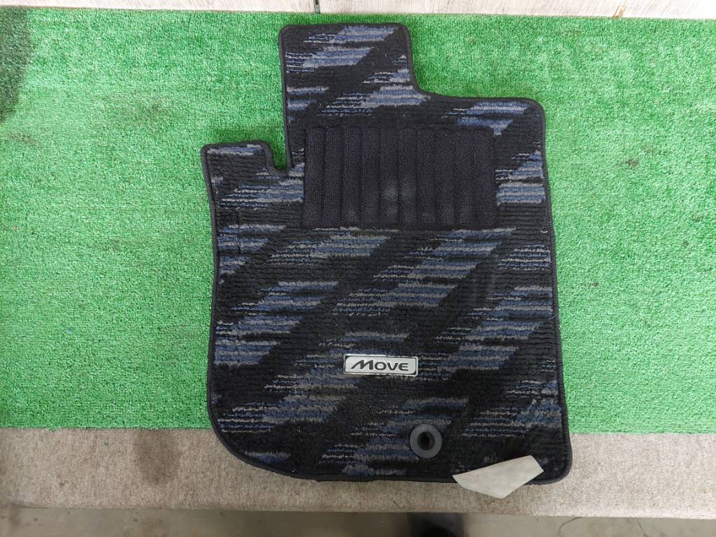 ダイハツムーヴカスタム① DBA-L175S MOVE フロアマット一式4点拍卖