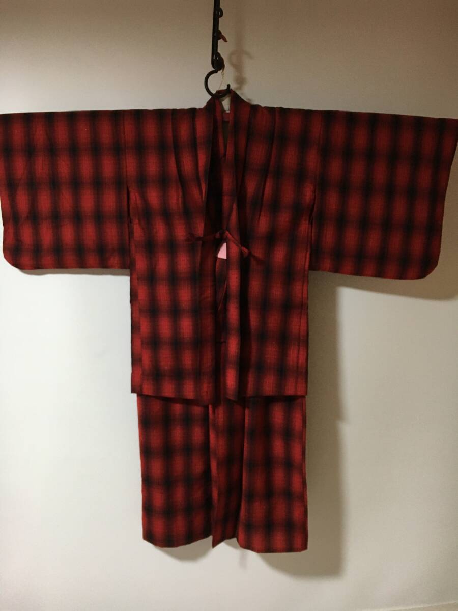 1000円スタート アンサンブル 女の子用 着物と羽織 女児和装 和服 赤色 格子柄 ラメ キラキラ 生地 材料 リメイク 中古品 拍卖