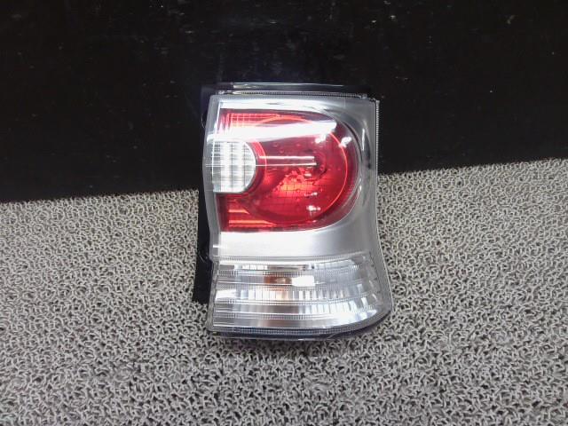 ☆平成22年 タント カスタムRS L375S 右テールランプ トーカイデンソー 20507 81550-B2400拍卖