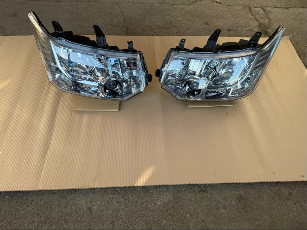 三菱 D5 CV5w HID koito 100-87918 ヘッドライト 左右拍卖