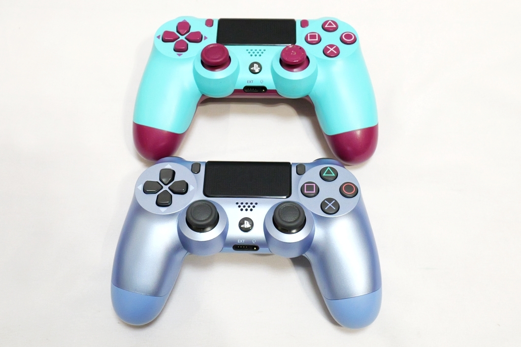 ■ジャンク即決!SONY PS4 DUALSHOCK 4 2個セット デュアルショック4 チタン・ブルー ベリー・ブルー拍卖