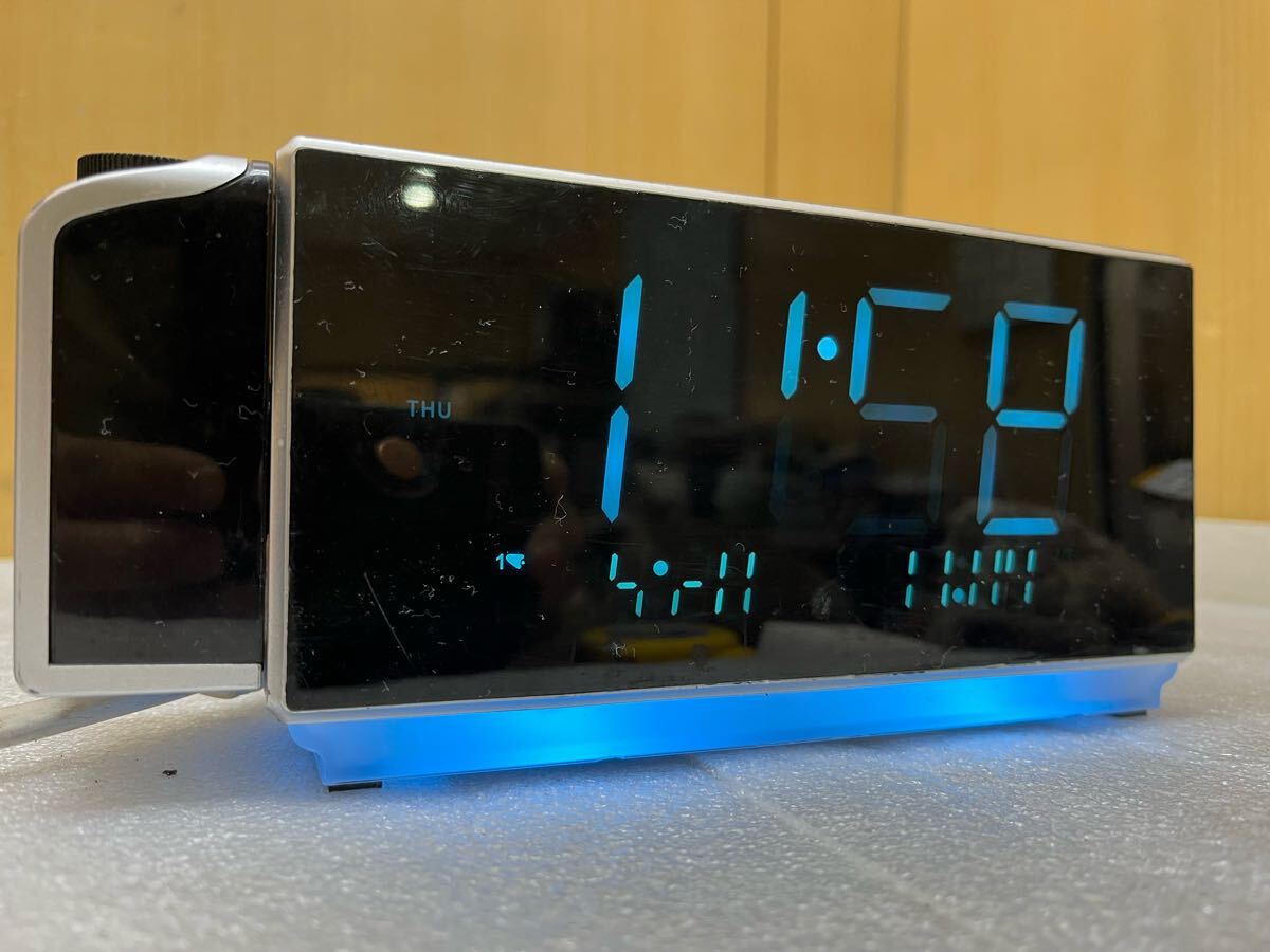 RE3480 iTOMA 目覚まし時計 FMラジオ付き CKS509 通電確認済み アダプター社外品 現状品 0327拍卖