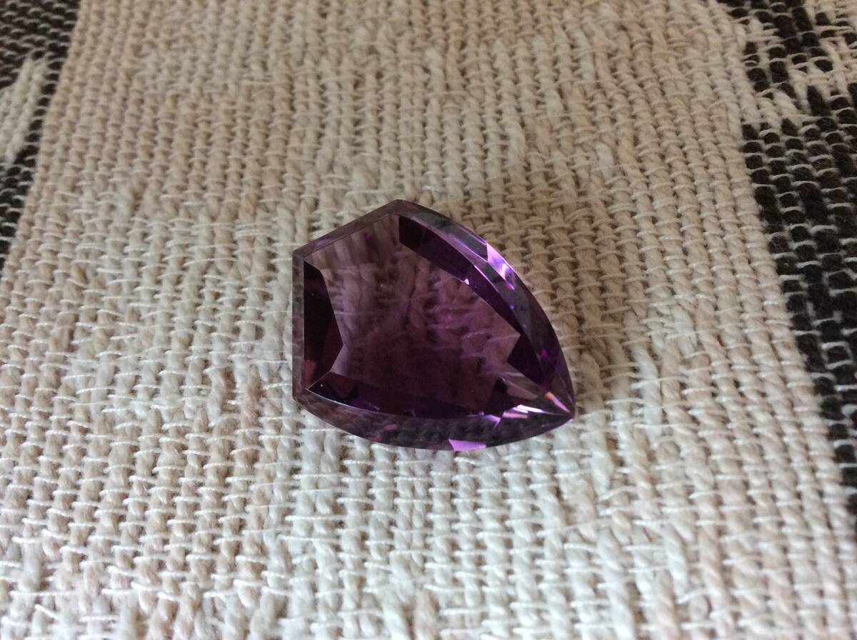 即決 美品 大粒 アメジスト ルース スマートレター込み 山梨県地場産業センター購入品 宝石の街山梨より発送します!拍卖