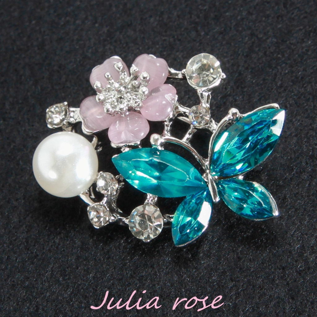 パールとお花と蝶のブローチ 蝶のブルーとお花・パールの色合いが綺麗なブローチ フェイクパール他 新品拍卖