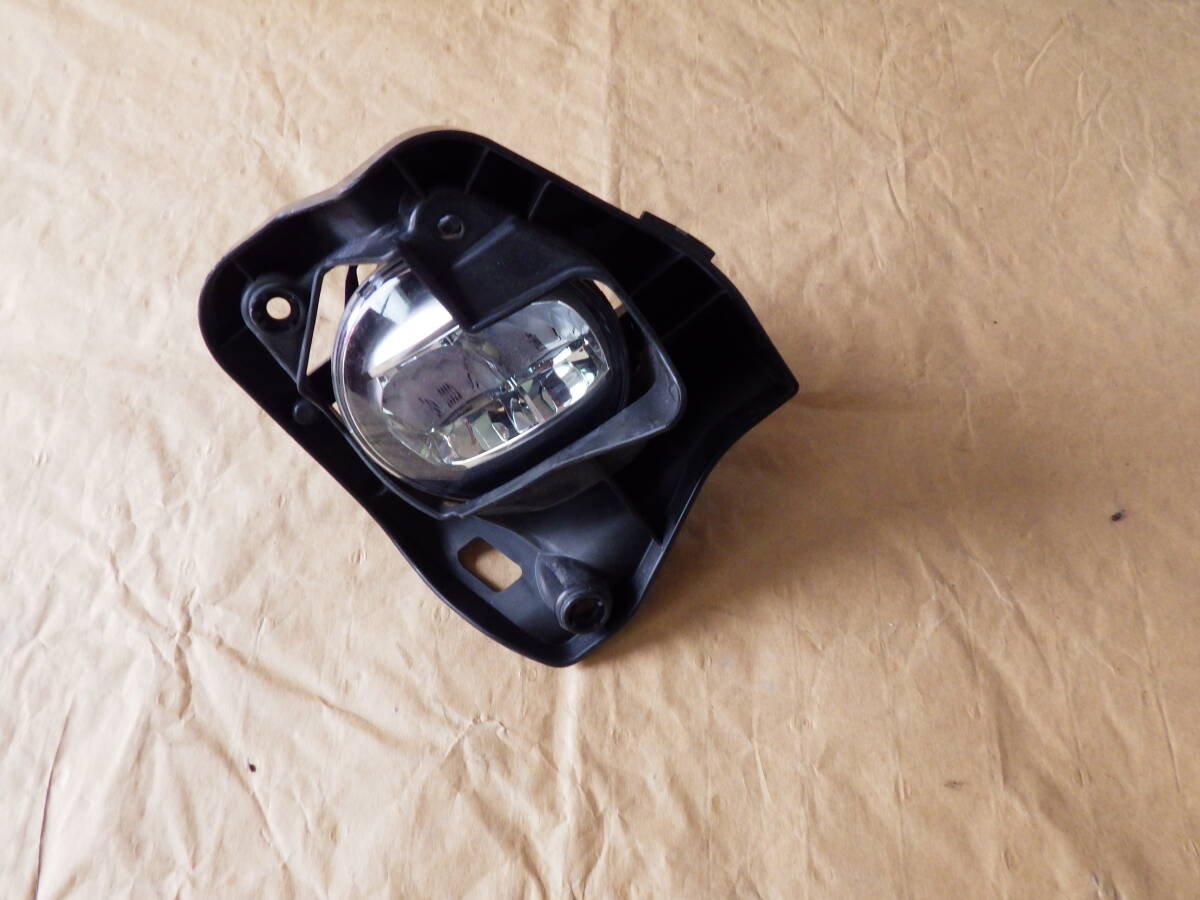 T-30●ハリアー80 左フォグランプ拍卖