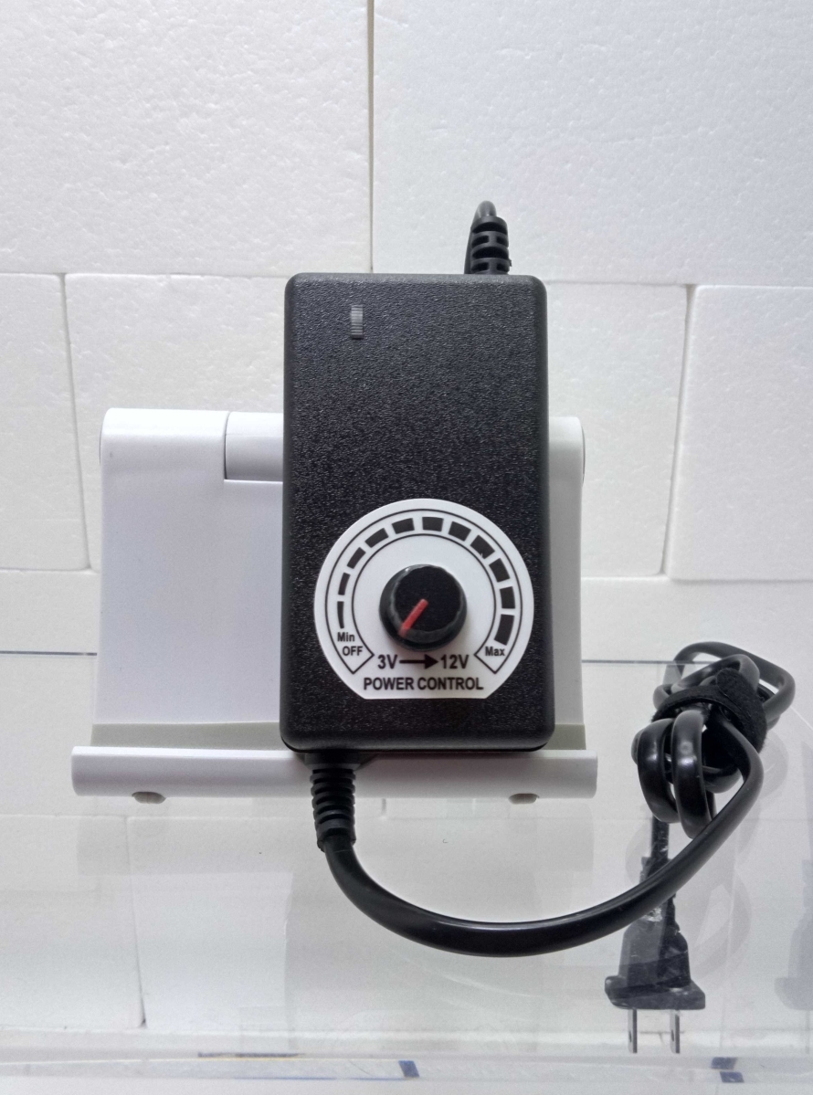 AC 速度コントローラ_ 電圧調節可能 調光可能 アダプタ 充電器3V-12V 2A(未使用品×1台)_C拍卖