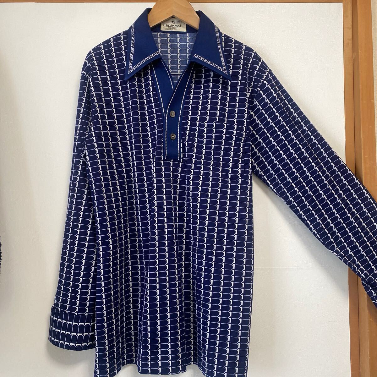 イタリアンカラー 長袖シャツ 古着 幾何学模様 70年代 青拍卖