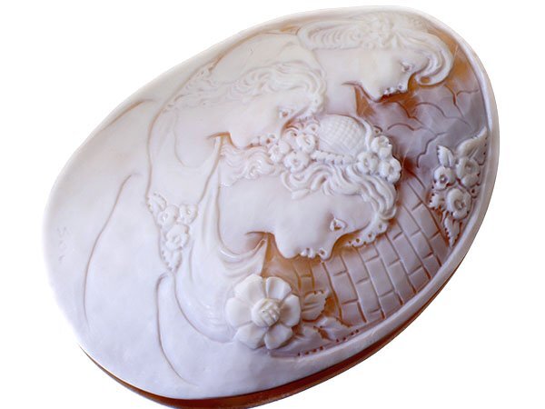 【ジュエリー極】ソルビノ作 上品な3人の女性と花の彫刻 高級大判シェルカメオルース 101mm×74.2mm w5072o【送料無料】拍卖