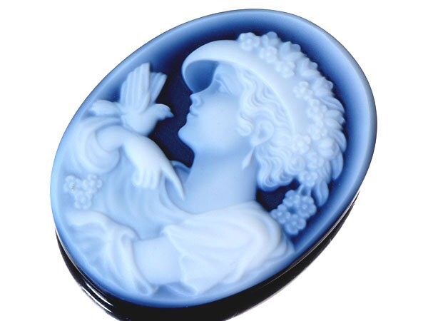 【ジュエリー極】巨匠FWクレイン作 美しい女性と小鳥と花の彫刻 高級ブルーストーンカメオルース 34.8mm×26.7mm w5145v【送料無料】拍卖
