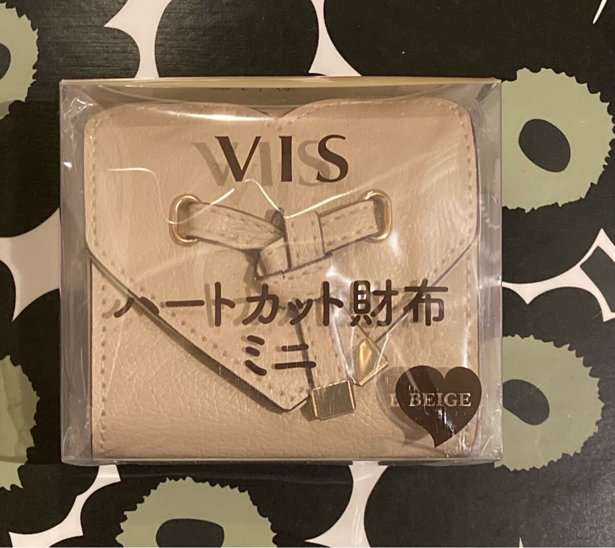 再↓新品未開封★Visビス★大人気 ハートカット財布ミニ BEIGE ベージュ ファミマ限定 大人カラー 人気レア拍卖