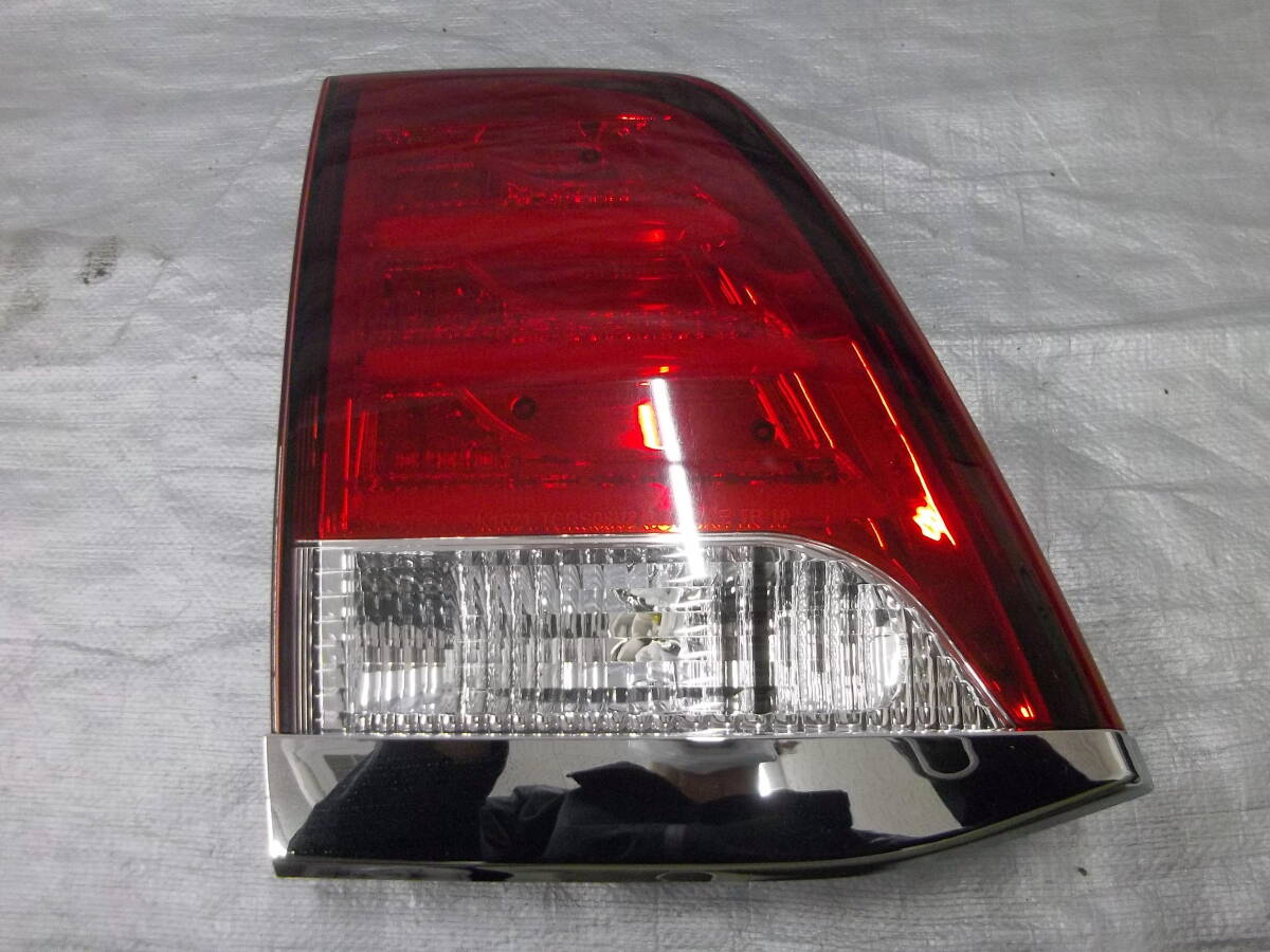 ●●2502-99AL URJ202W UZJ200W 200系 ランドクルーザー ランクル SONAR ソナー LEDテールランプ 左内側 SK1621 LED点灯確認済み!拍卖