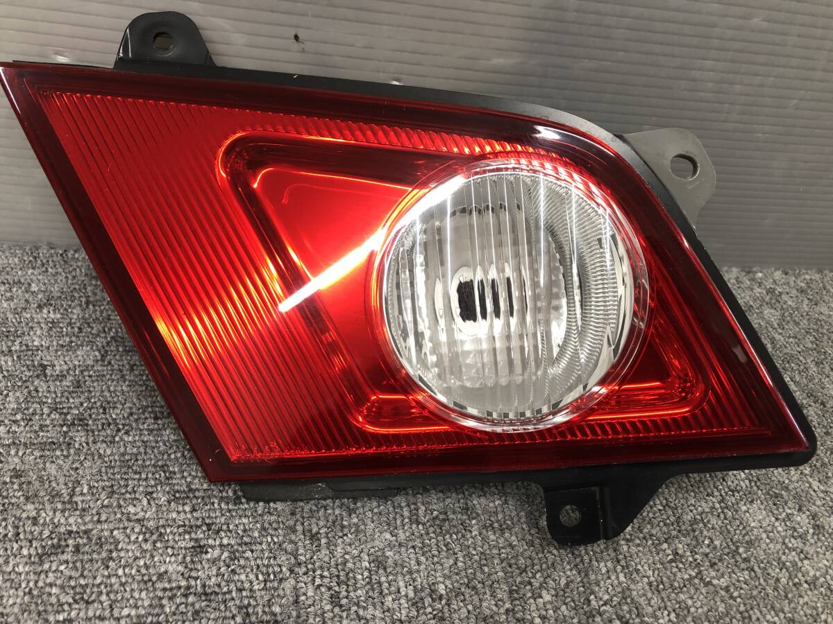 □□2504-TC34 スタート即決!日産 50系 フーガ Y50/PY50 純正 内側フィニッシャーランプ テールランプ 左 KOITO 132-63786 拍卖