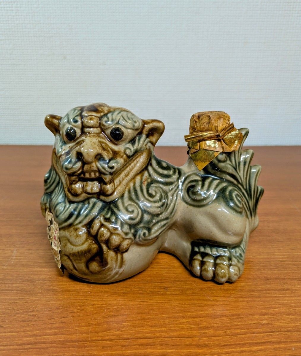 『ヘリオス酒造 本場泡盛 寿 玉獅子陶器ボトル』未開栓。長期保管品。拍卖
