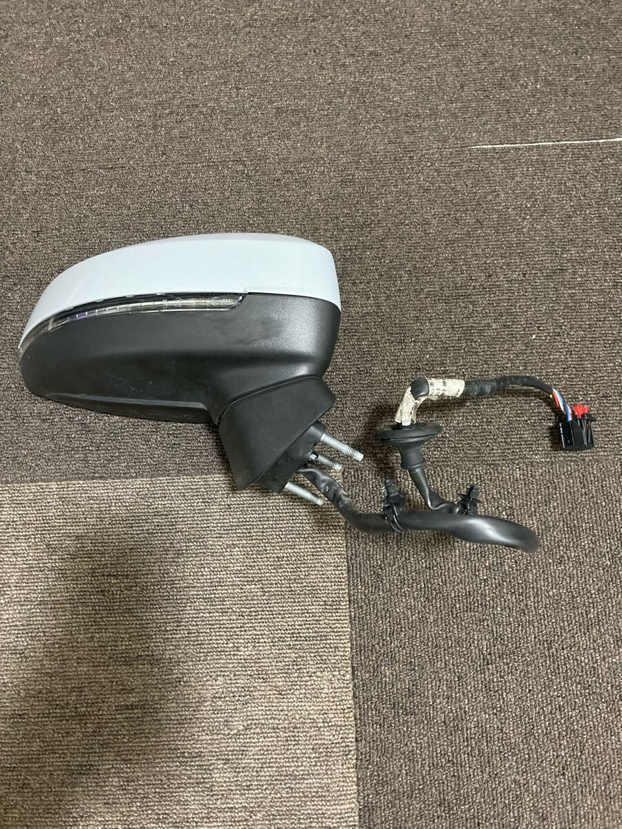 アウディ A3 右ドアミラー 右サイドミラー ドアミラー ウインカー 格納× ジャンク品 8VCXSL フラッシャ-付 021262 A095714拍卖
