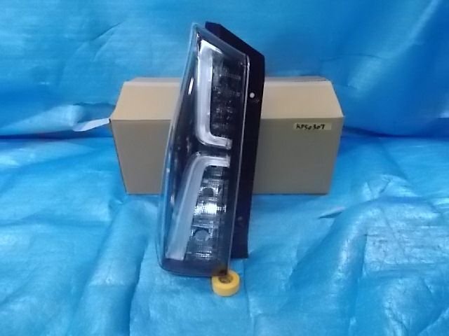 タント カスタム LA650S 左 テールランプ テールレンズ №ZKP50307拍卖