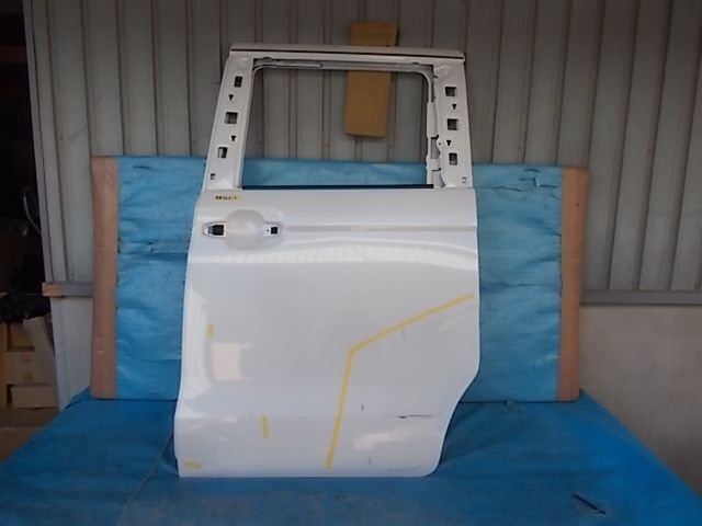 N BOX JF3 / JF4 左 スライドドア №ZKE50312拍卖