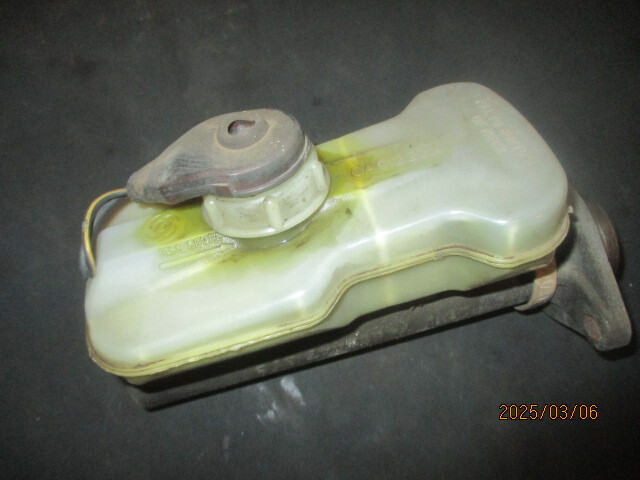 ■デイムラー ダブルシックス ブレーキマスターシリンダー 中古 CAC1228 CAC3217 部品取あり フルードタンク ジャガー XJ12 シリーズ3拍卖