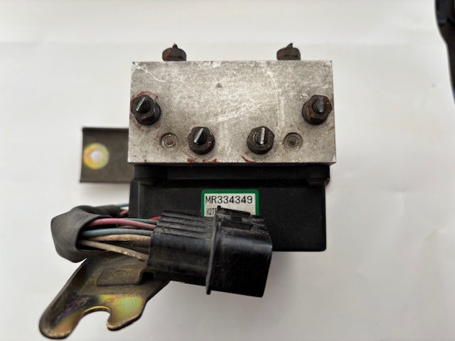 27 三菱 パジェロミニ H58A abs ユニット 拍卖