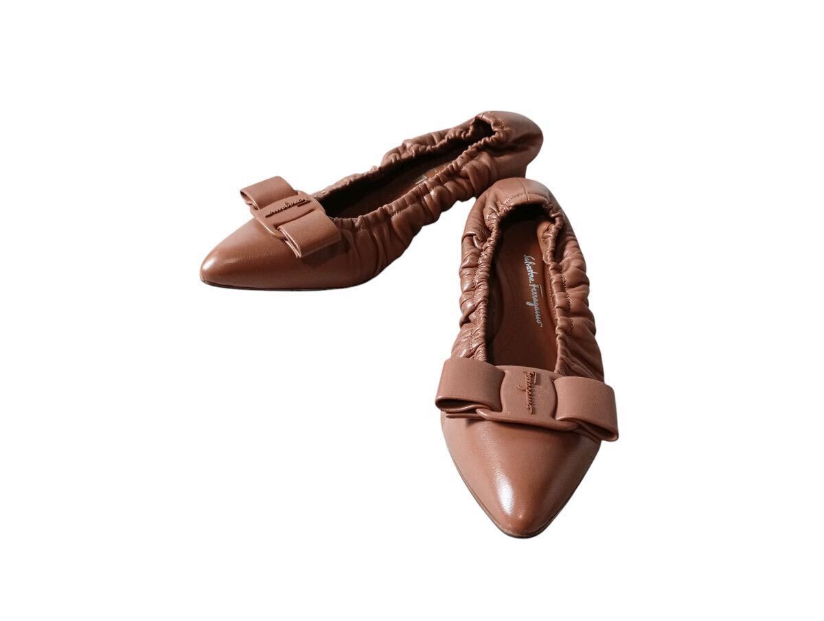 (D) Salvatore Ferragamo フェラガモ 20SS VIVA ヴィヴァ ラッフルタイプ レザー ヴァラリボン パンプス 6.5 シューズ 定価9万 (ma)拍卖