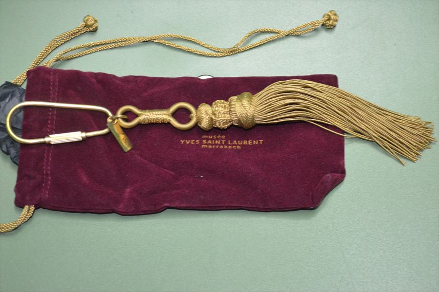 ミュゼイヴサンローランパリ Musee Yves Saint Laurent Paris フリンジキーチェーン キーホルダー D7867拍卖
