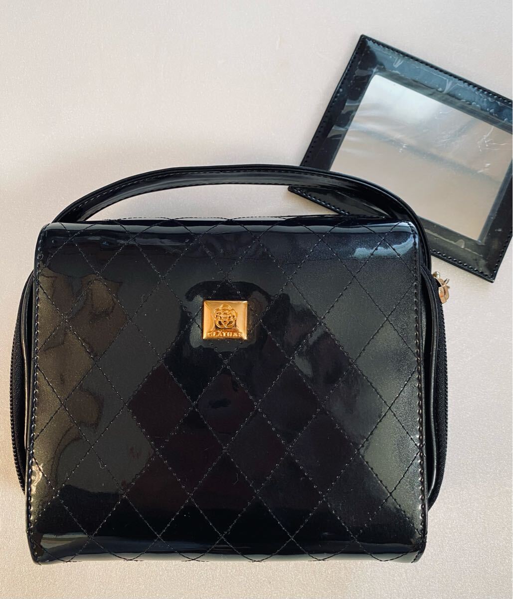 未使用品◆クレイサス CLATHAS キルティング加工 ミラー付き スクエアポーチ 化粧ポーチ コスメポーチ拍卖