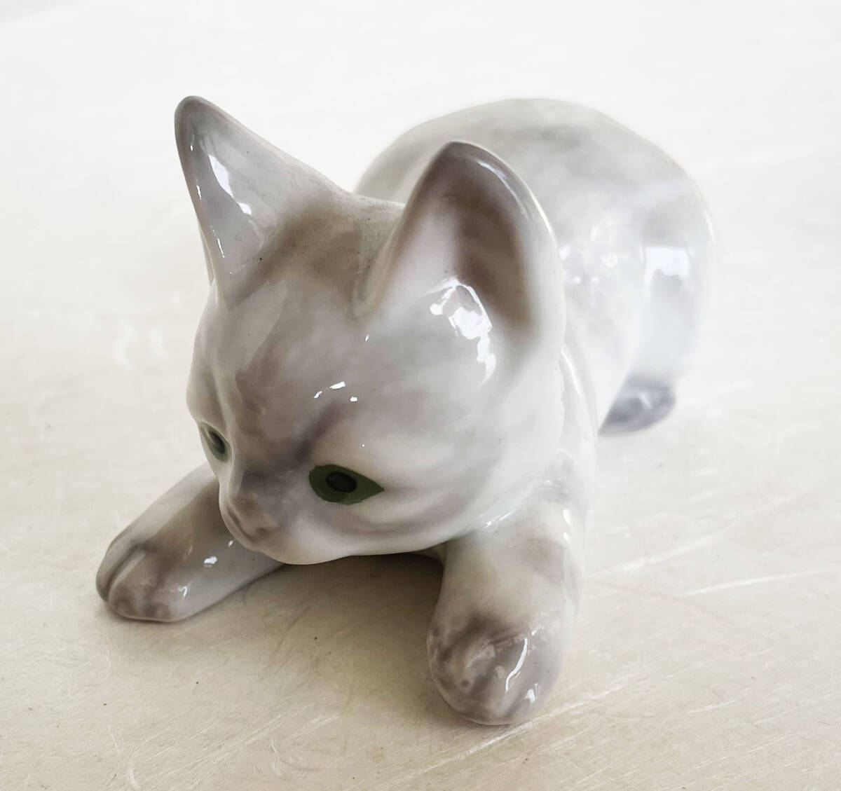 有田焼 じゃれねこ 置物 伏せたねこ 猫拍卖