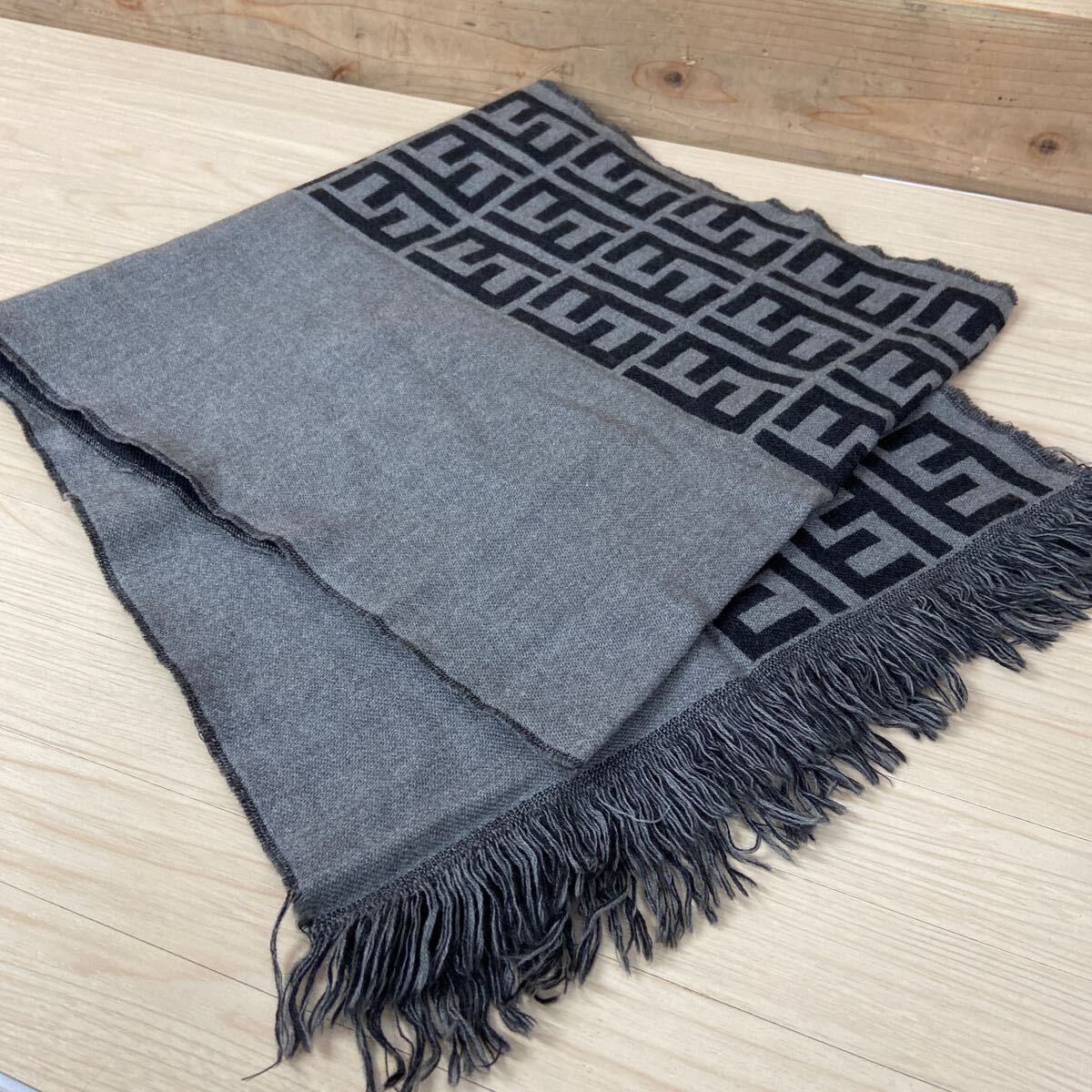 3 FENDI フェンディ ズッカ マフラー ストール ブラック グレー ウール100% メンズ レディース ロゴ拍卖