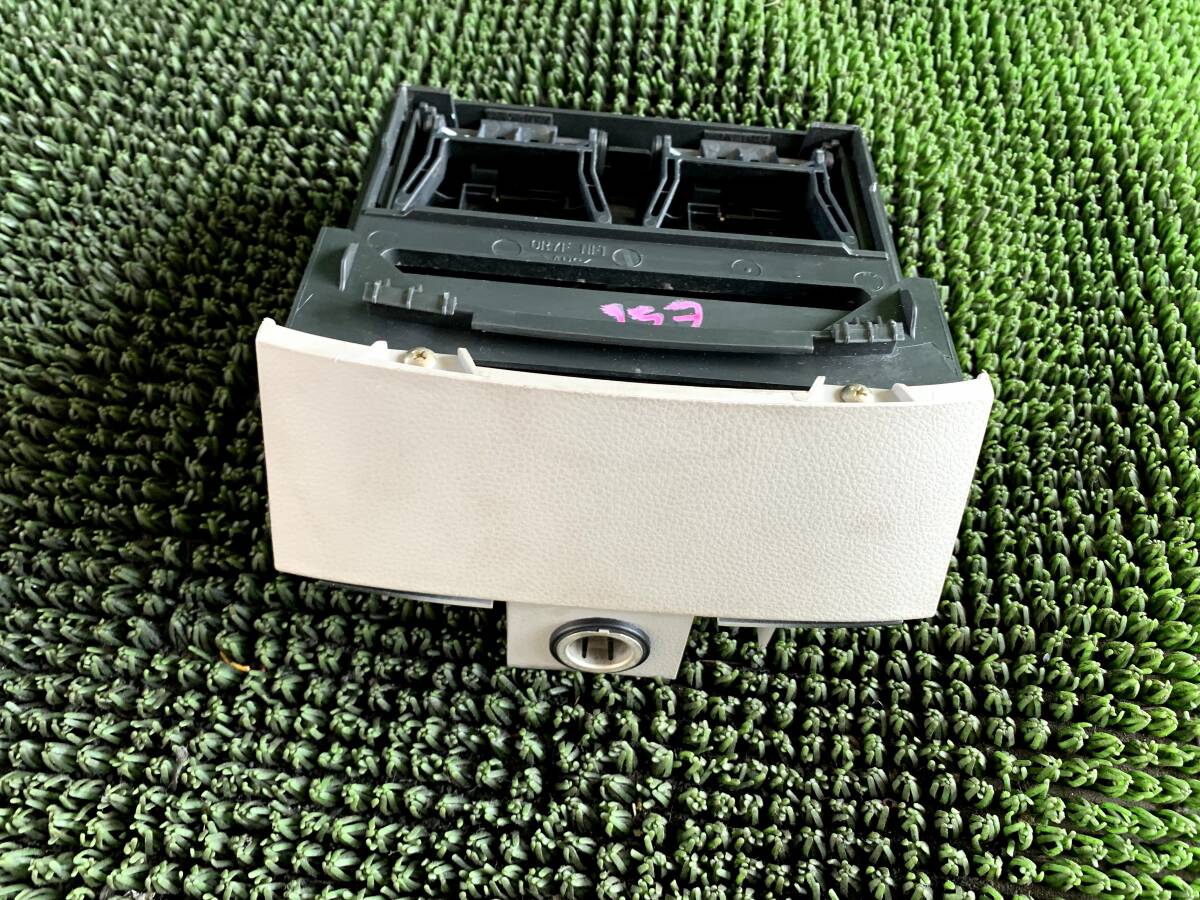 ●即決値段●日産 エルグランド ME51 純正 カップホルダー ドリンクホルダー 缶ホルダー E51/NE51/MNE51拍卖