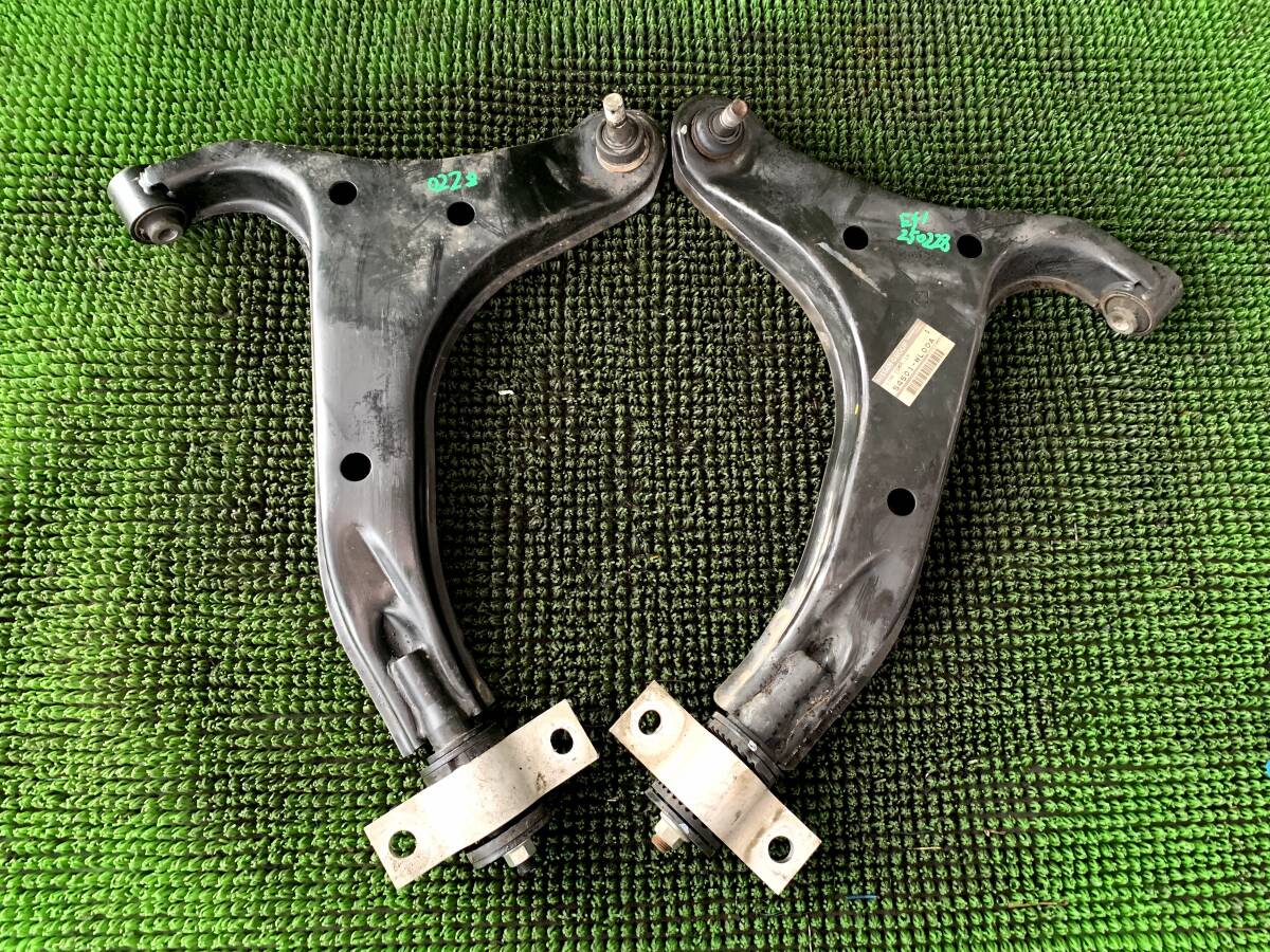 ●即決値段●ガタなしブーツ割れなし● 94682KM日産 エルグランド ME51 NE51 E51 MNE51 純正 フロント ロアアーム 左右 セット ロワアーム拍卖