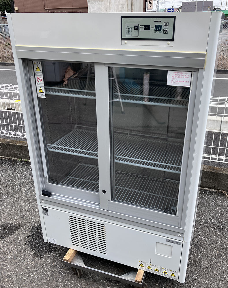 即決 2018年製 大和冷機 冷蔵ショーケース DC-ME18A 100V 幅800 奥行450+35 高さ1187 スライド扉 薬用 薄型 ダイワ 厨房 中古 業務用拍卖