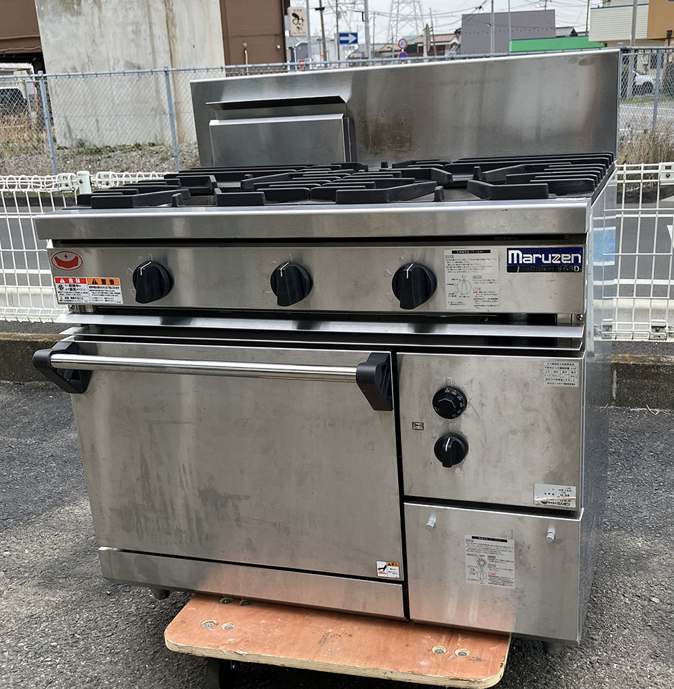 即決 2023年製 マルゼン ガスレンジ RGR-0963D 都市ガス 幅900 奥行600 高さ800+200mm 3口コンロ バックガード付 中古 業務用拍卖