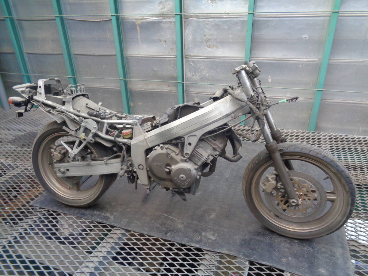 ホンダ CBR250R 書類付きです。 レストア&部品取りベース車両の扱いの現状販売車両です。NO-57拍卖