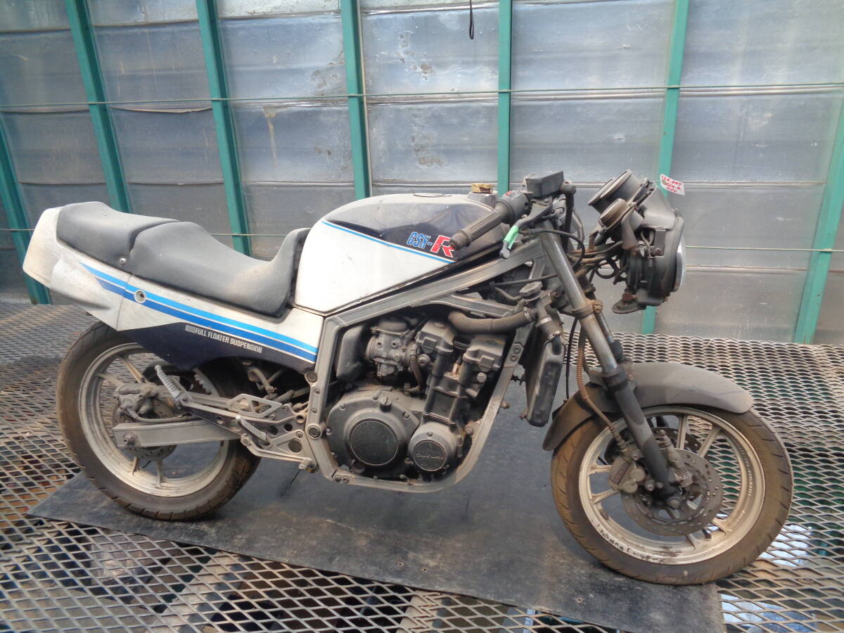 スズキ GSX-R400 型式GK71B 書類無しです。 レストア&部品取りベース車両の扱いの現状販売車両です。NO-59拍卖