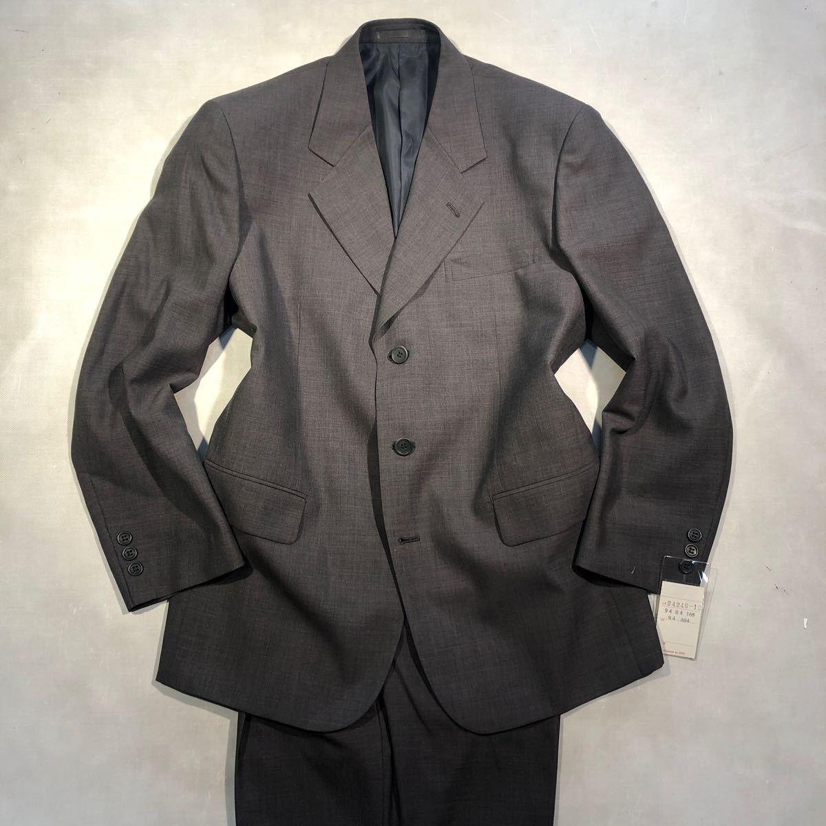 新品 定価3.4万円 AB4(S) スーツ シングルスーツ 3B グレー系 《軽い着心地とタフな生地★ウール69%》背抜き 2タック セットアップ 背広拍卖