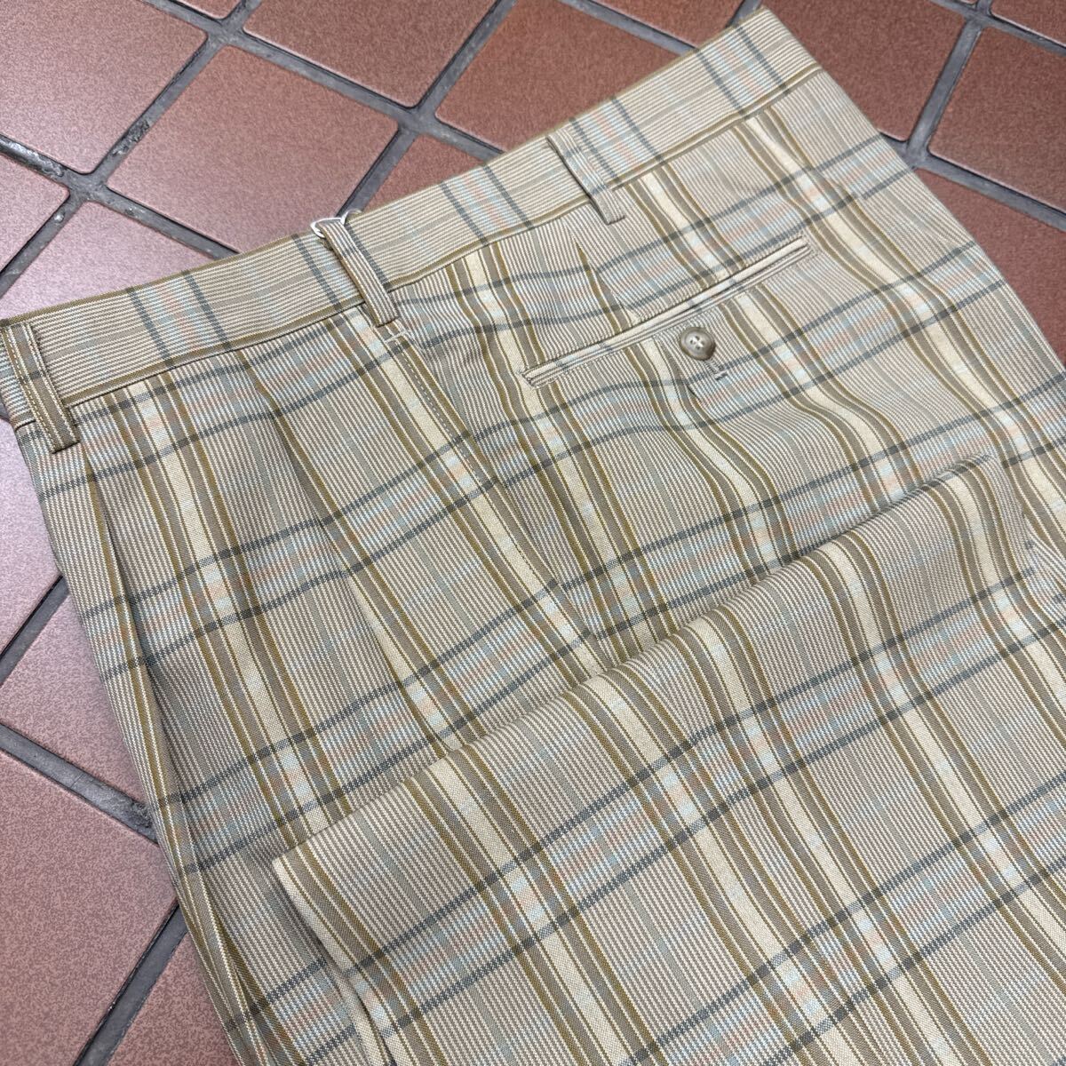 新品☆未使用 ヴィンテージパンツ W88cm ゆったり系 スラックス カジュアルパンツ ゴルフウェア GOLFパンツ 2タック さらさら生地 人気の柄拍卖
