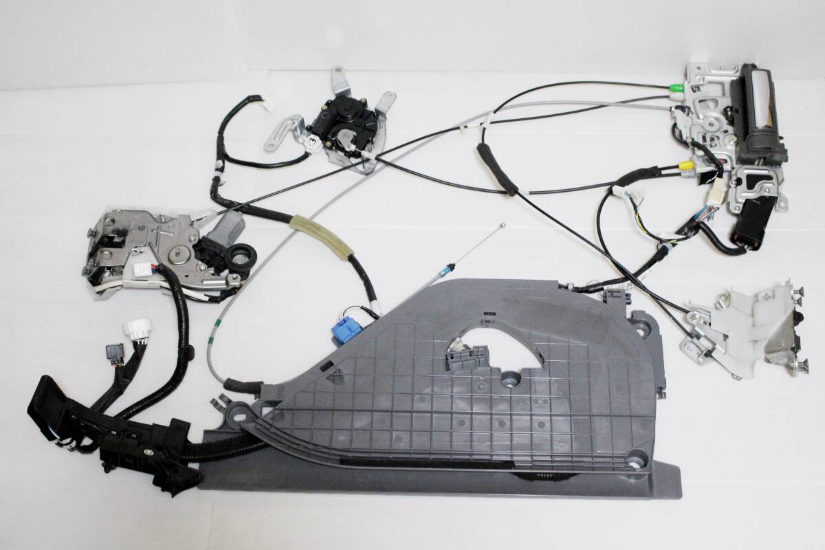 50 エスティマ ACR50/GSR50/AHR20 左 パワー スライド ドア ロック アクチュエーター モーター ワイヤー ハーネス キャッチ 82054-28121 D拍卖