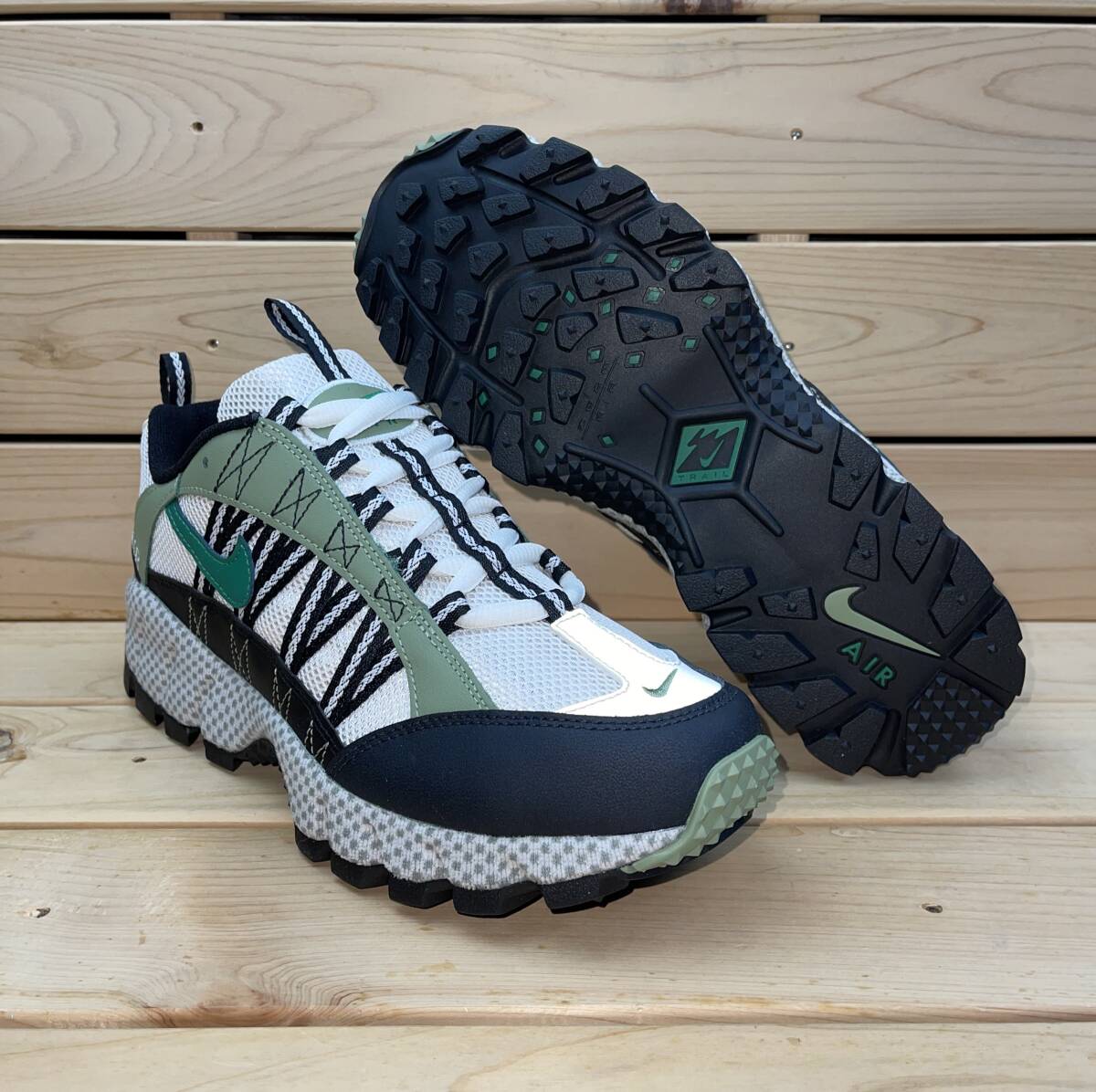 ナイキ 26cm エア フマラ 税込定価24200円 グリーン ホワイト NIKE AIR HUMARA QS トレイル メンズ スニーカー 緑 白 天然皮革拍卖